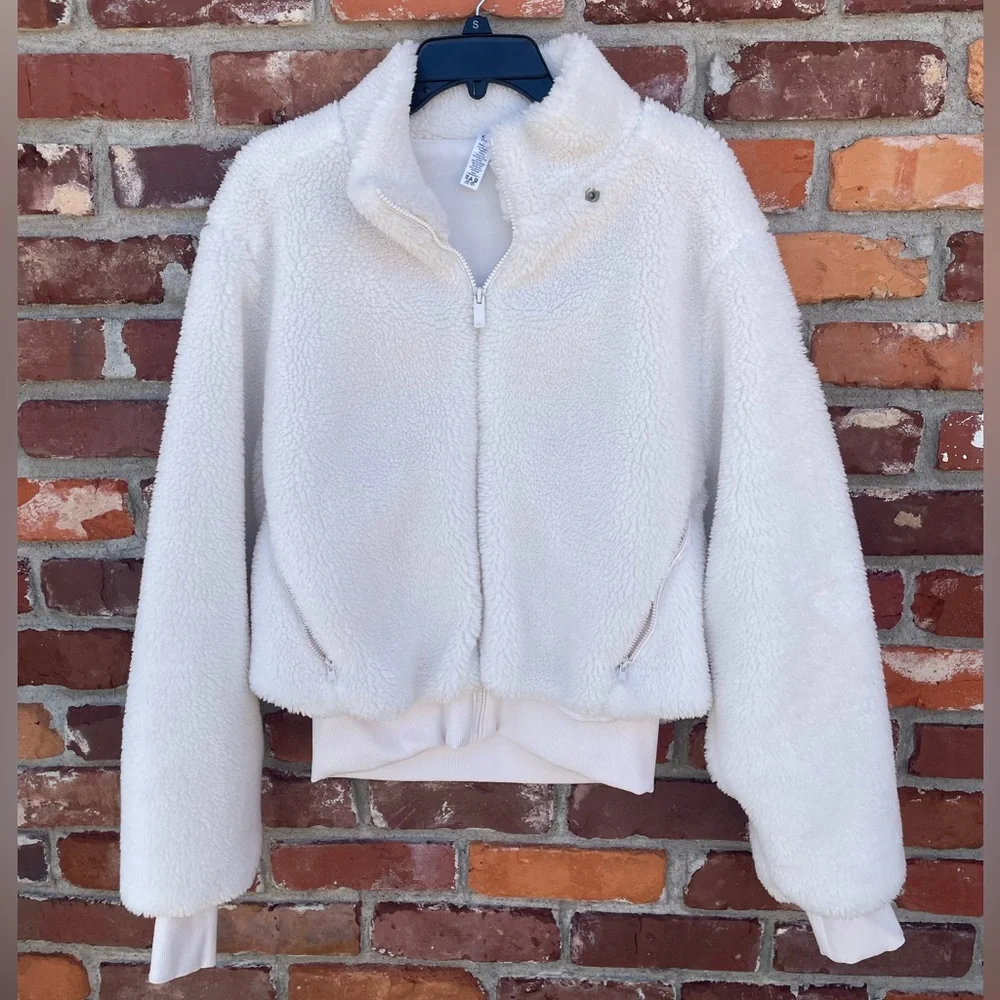 EUC ALO Foxy Sherpa Jacket *missing removable hood*
